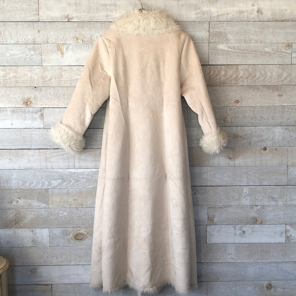 Jones New York full length faux fur coat - Picture 3 of 15